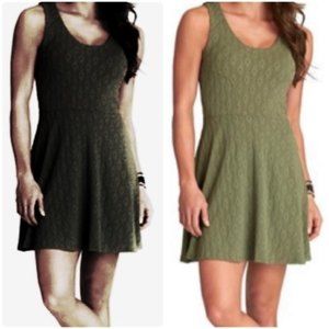 Athleta Black Textured Flirt Flutter Dress